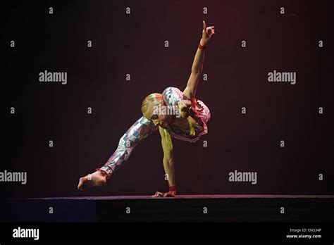 17 Year Old Contortion Artist Jordan Mcknight Performs On Stage Of The
