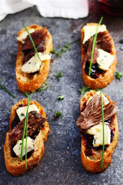 While people socialize before dinner, it's important to have a few plates of light snacks. 17 Elegant Appetizers for a New Year's Party - Coldwell ...
