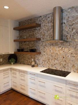 Du kan oprette en smuk skrabe toppen af thinset med din murske til at oprette en greb for glas pebble tile hakket kant. Polished Cobblestone Pebble Tile | 1000 | Stone backsplash ...