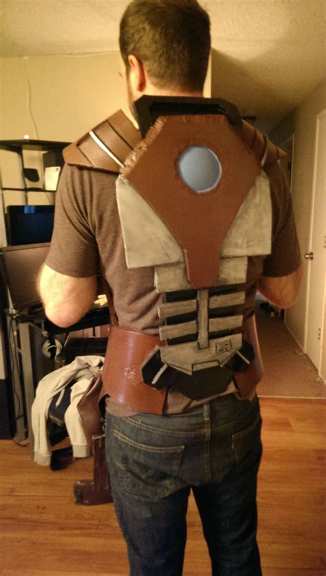 In the comics, he has a species surname, and this version of rocket is occasionally referred to as rocket raccoon in out of universe information, but in adventurer outfit: Rocket Raccoon Cosplay | Rocket raccoon costume, Cool halloween costumes, Rocket raccoon cosplay