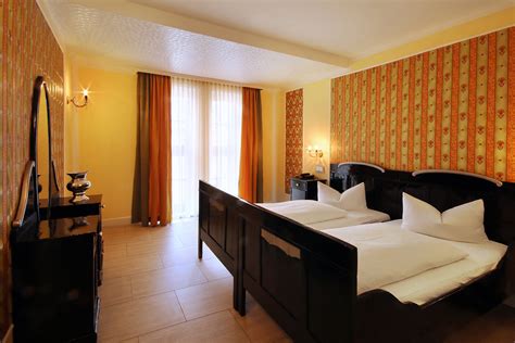 Zahradní 2125/7 360 01 karlovy vary. Suite - The Royal Inn Regent Gera
