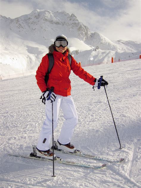 图片素材 冷 女孩 女人 白色 娱乐 年轻 极限运动 体育器材 冬季运动 下坡 鞋类 活性 滑雪道 滑雪者 滑雪旅游 北欧滑雪 滑雪登山 滑雪设备 户外