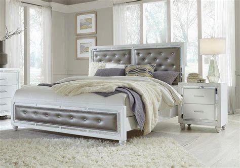 High Gloss White Finish King Size Bedroom Set 3 Pcs Mackenzie Global
