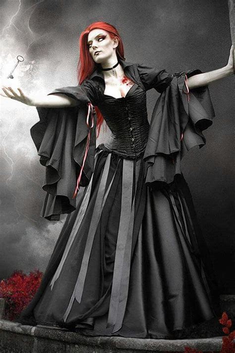 Pin By Lynn Schoenemann On Gothic Women Lady Dark Art Photography