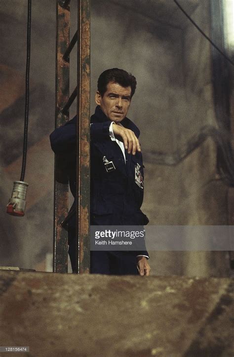 L'acteur irlandais Pierce Brosnan en 007 dans le film de James Bond The World Is