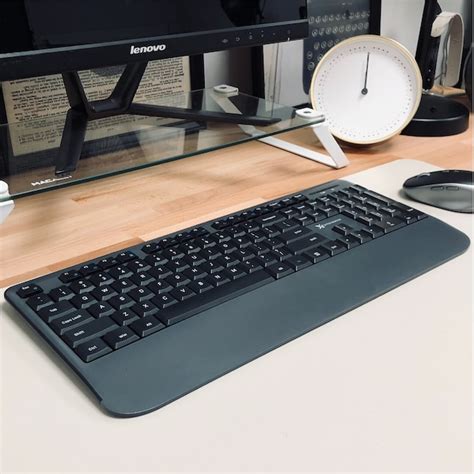 Macally X9 Performance Split Ergonomic Keyboard With Wrist Rest Type