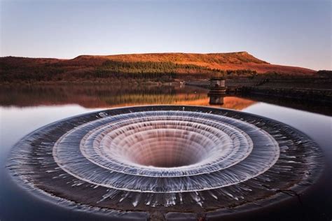 Ladybower Reservoir A Portal To Other Worlds Unbelievable Pictures