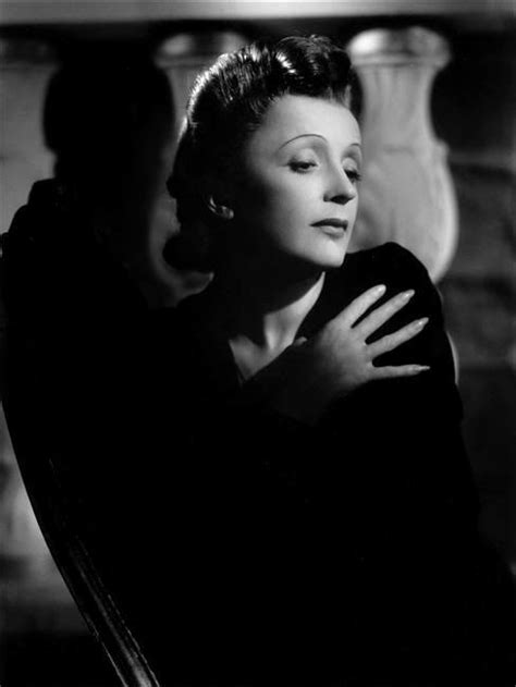 Listen to edith piaf | soundcloud is an audio platform that lets you listen to what you love and share the sounds you stream tracks and playlists from edith piaf on your desktop or mobile device. La Vie En Rose - Edith Piaf, dincolo de film - Books ...