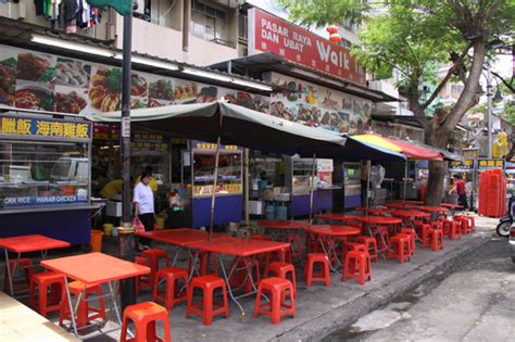 Jalan alor malaysian street food kitchen (klia) noktasına 0 km mesafede. Jalan Alor Food Street in Kuala Lumpur City Center | Food ...