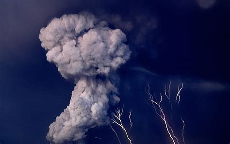 Volcano Lightning Grimsvotn Iceland Jon Gustafsson