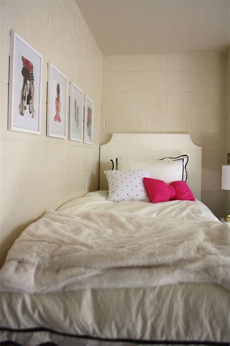 May 14, 2021 · whether you're looking for preppy inspo or new ways to wear your favorite pair of sweats, there's a fabulous outfit on this list for you. preppy kate spade dorm room | Preppy dorm room