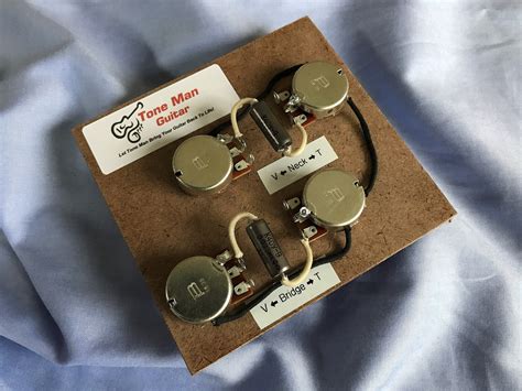 1 switchcraft long toggle 3 pos. Les Paul upgrade Gibson Epiphone Wiring Kit PIO tone caps