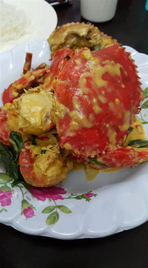 Apabila naik bau, masukkan telur masin kuning yang dihancurkan dan tunggu sehingga naik. Resepi Ketam Butter Telur Masin (SbS) | Aneka Resepi ...