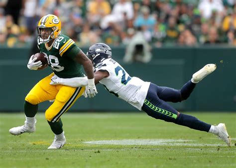 5 reported Seahawks roster moves going into Week 3