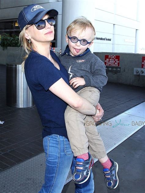 Anna Faris Son Jack Arriving On A Flight At Lax Growing Your Baby