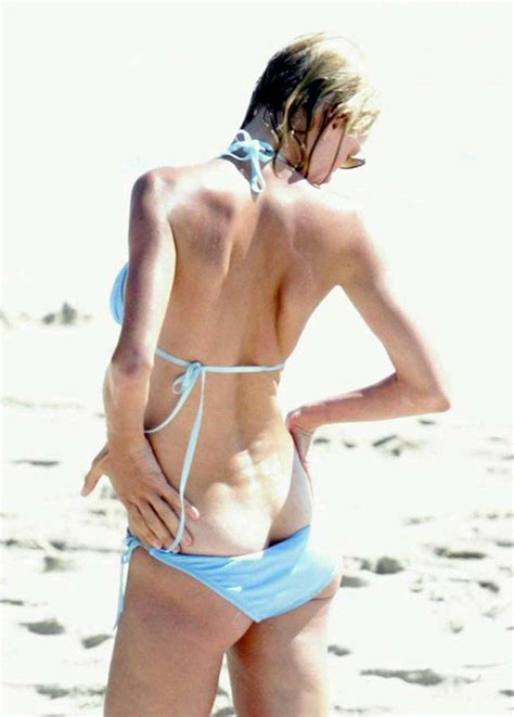 Celebrity Uma Thurman Extremly Hot Nude Boobs On The Beach Porn