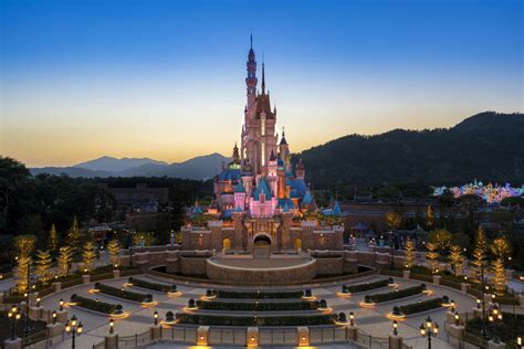 Hong Kong Disneyland Covid 19 Closure Extended Through February 17