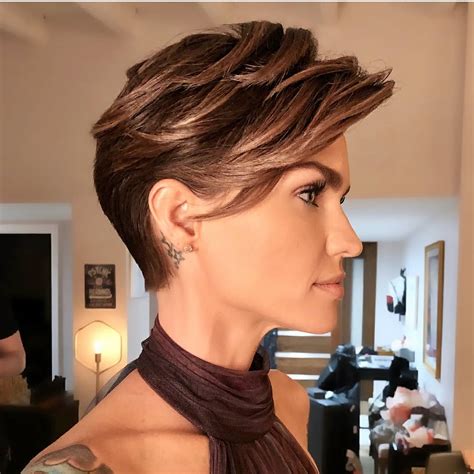 Chic celebrity inspired hairstyles, cuts and trends from short to long and curly to straight. 10 Edgy Pixie Haircuts for Women, Best Short Hairstyles 2020