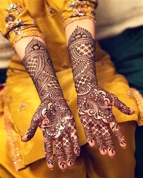 20 Mehendi Clicks Brides Must Have On Mehendi Photography Wedding Mehndi Designs Bridal