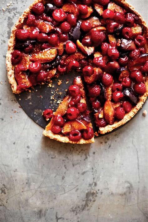 A chocolate pastry crust is filled with unctuous ganache filling and topped with caramelised salted pecans. Best Easy Dinner Party Dessert Recipes - Dessert recipes ...