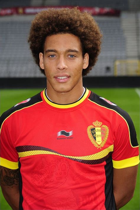 Opinions and recommended stories about axel witsel full name: Axel Witsel | Voetballers, Bedrukte shirts, Voetbal
