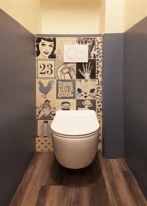 Toilet Combining Successfully The Aesthetics Of Wood And Bluish Tints