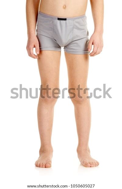 17 084 Naked little boy 图片库存照片和矢量图 Shutterstock