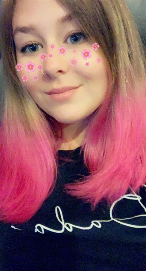 23f How Does My Pink Hair Look Scrolller