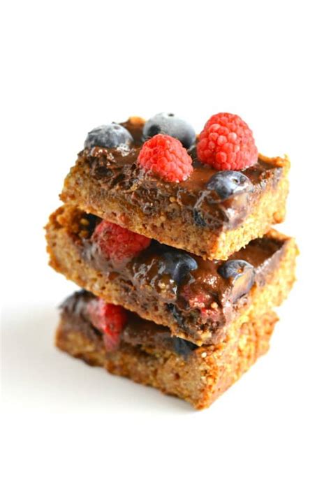 These healthy chocolate recipes come together in no time and make perfect, easy dessert! Healthy Chocolate Berry Bars {GF, Paleo, Vegan} - Skinny ...