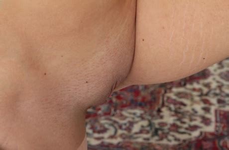 Amateur Older Woman Kate Lynn Undressing To Show Hard Nipples Spread Ass Pornpics De