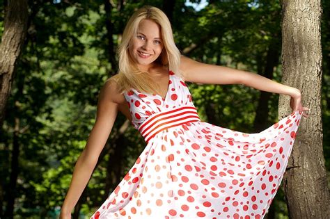 2k Free Download Talia Cherry Blonde Smile Dress Model Hd Wallpaper Peakpx