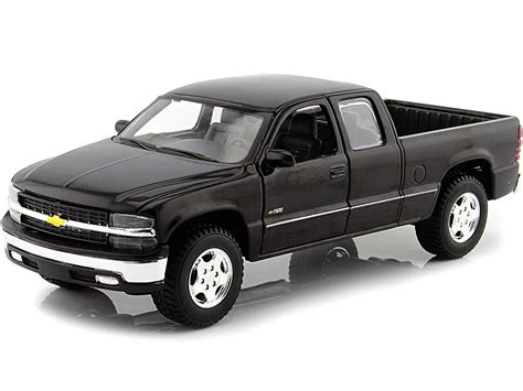 2003 Chevrolet Silverado Pickup Negro 127 Maisto 31941