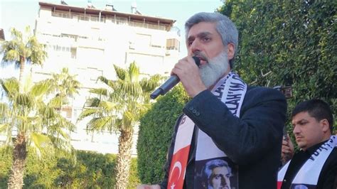Alparslan kuytul hocaefendi'yi birçok hocadan ayıran en önemli özelliklerinden biri, onun ülke ve dünya gündemine duyarsız kalmaması ve siyasi olaylara kuran ve sünnet ışığıyla bakarak yorumlar. Alparslan Kuytul: Tarikatların tümüne saldırmak da bir ...