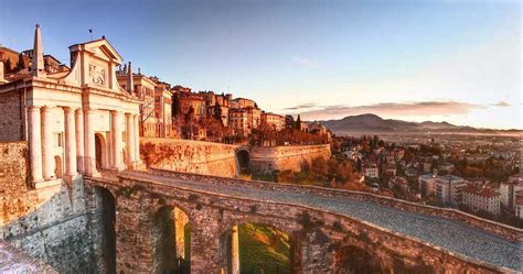 Gezimanya'da bergamo hakkında bilgi bulabilir, bergamo gezi notlarına, fotoğraflarına, turlarına ve videolarına ulaşabilirsiniz. Bergamo UNESCO: a trip back in time | Bergamo, Italy travel, Lombardy