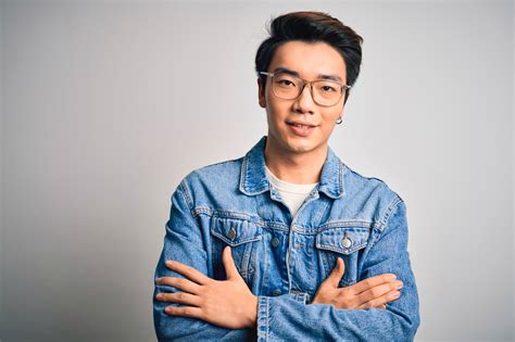 5 Cara Memilih Kacamata untuk Wajah Bulat | Axe