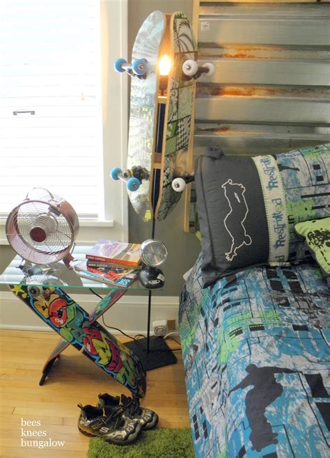 Decorate your bedroom with skateboard room decor to celebrate their passion for skating. p6050114.jpg (1151×1600) (With images) | Skateboard room ...