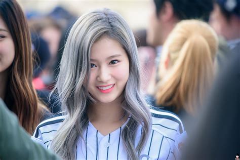 10 Times Sana Changed Her Hair Color Since Debut — Koreaboo