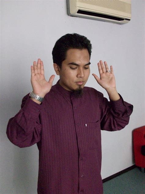 Niat adalah salah satu yang harus dikerjakan dalam sholat. PENDIDIKAN TERAS PEMBANGUNAN INSAN: Rukun-rukun Solat
