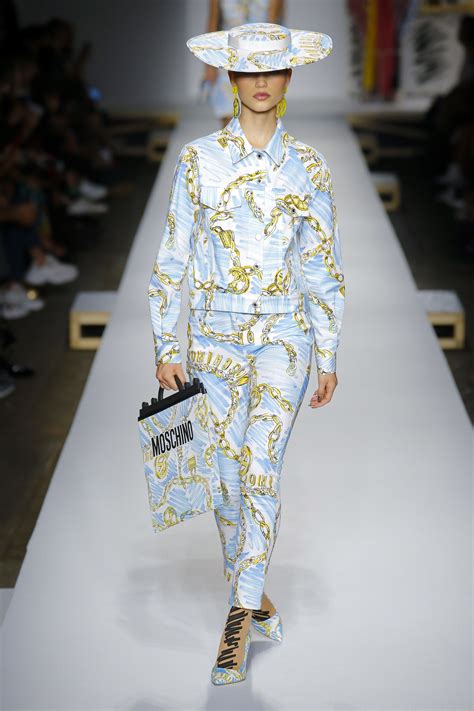 Moschino Spring 2019 Ready To Wear Collection Vogue Fashion Fashion Week Fashion Show