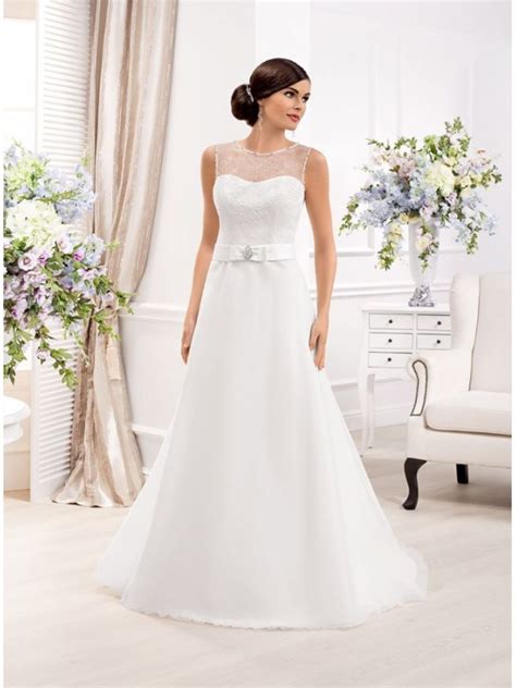 Organizza il tuo matrimonio dalla a di abito alla z di zankyou! Abito da Sposa Economico online semplice con gonna liscia ...