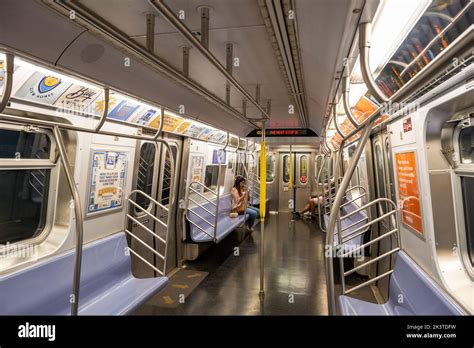 Subway Train Manhattan New York Usa Stock Photo Alamy