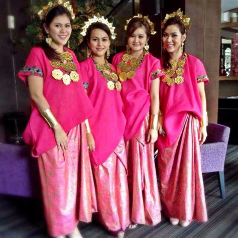Baju Bodo From Makassar Indonesia Wedding Baju Bodo Bodo Kebaya