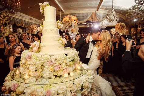 Inside The Worlds Most Extravagant Weddings With Million Dollar Budgets Daily Mail Online