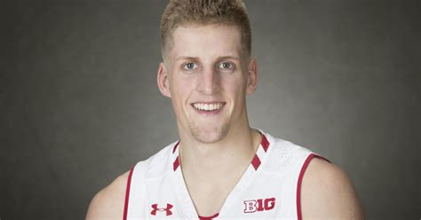 Spring In Brevin Pritzls Step Noticeable At Wisconsin Mens Basketball