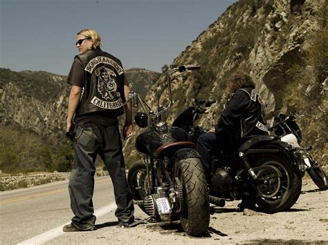 Focused around the sons of anarchy motorcycle club, redwood o riginal, or samcro, a show naturally shows off an intriguing lineup of bikes. Sons of Anarchy TV Show - Harley Davidson Forums: Harley ...