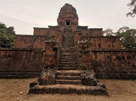 Baksei Chamkrong The Pyramid Temple Near Angkor Wat Siem Reap