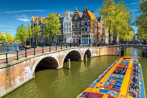 Amsterdam is the capital and most populous city of the netherlands with a population of 872,680 within the city proper, 1,558,755 in the urban area and 2,480,394 in the metropolitan area. 31 x bezienswaardigheden Amsterdam die je moet zien op je ...