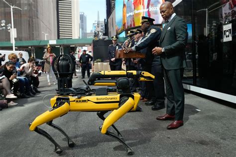 Nypd Robocops Hulking 400 Lb Robots Will Start Patrolling New York