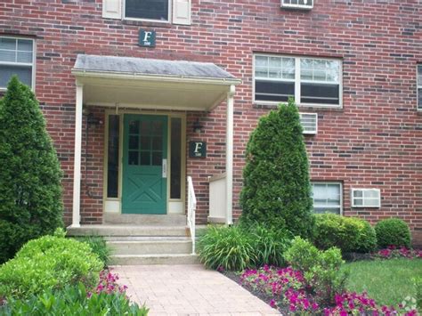 Colonial Crest Apartments Rentals Emmaus Pa