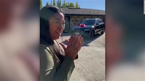 Lizzo Spreads Holiday Cheer By Surprising Mom With New Car Cnn Video